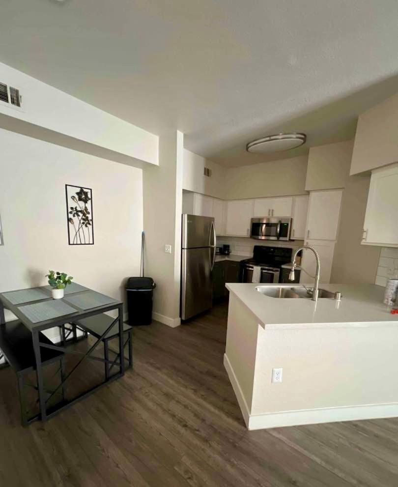 Las Vegas Apartment Near The Strip Exterior photo
